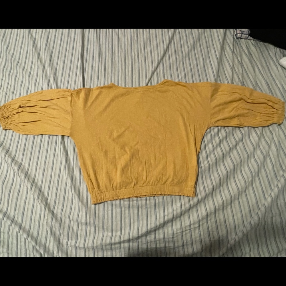 - uniqlo yellow garter crop top